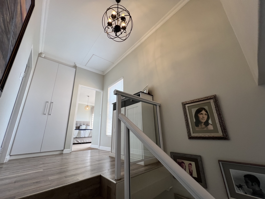 4 Bedroom Property for Sale in Wavecrest Eastern Cape